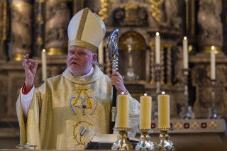 In seiner Predigt plädiert Kardinal Reinhard Marx für ein würdiges Altern und Sterben. Foto: SMMP/Bock